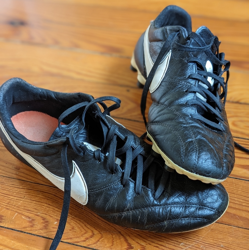 Nike Black and White Athletic Shoes
